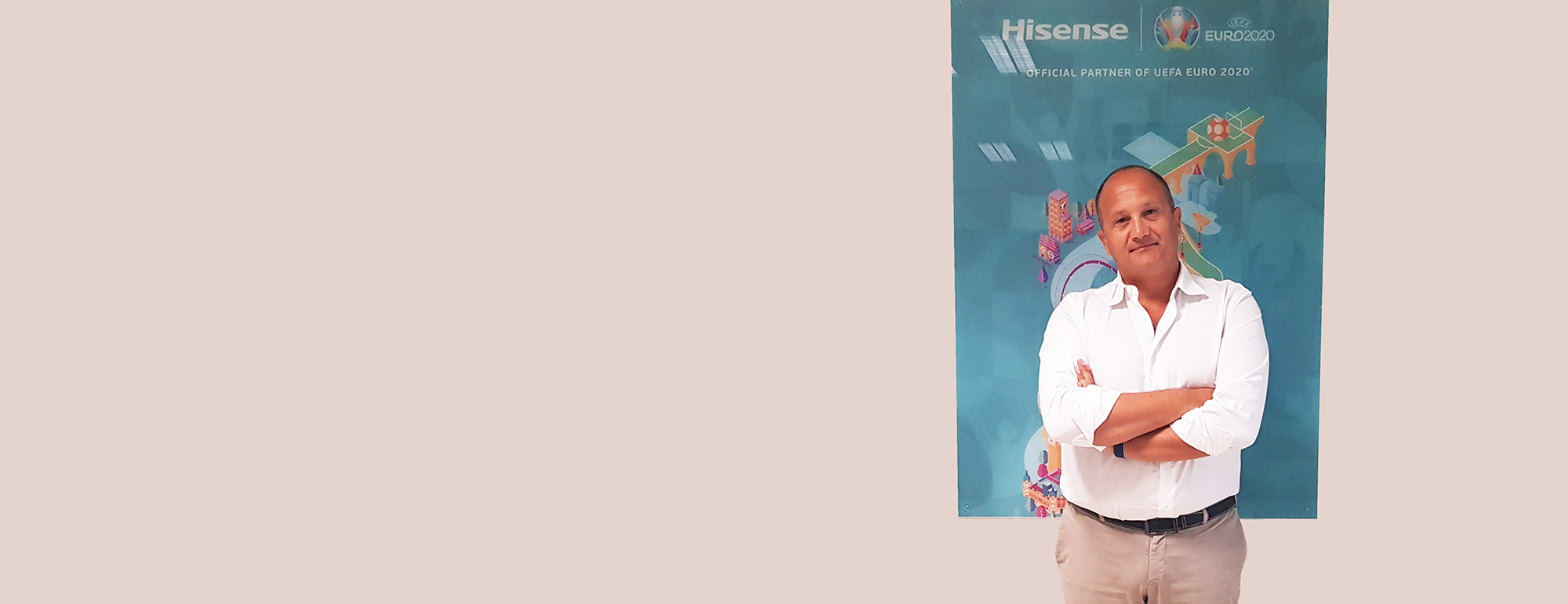 EISA FAMILY TV 2021-2022 HISENSE 65U8GQ